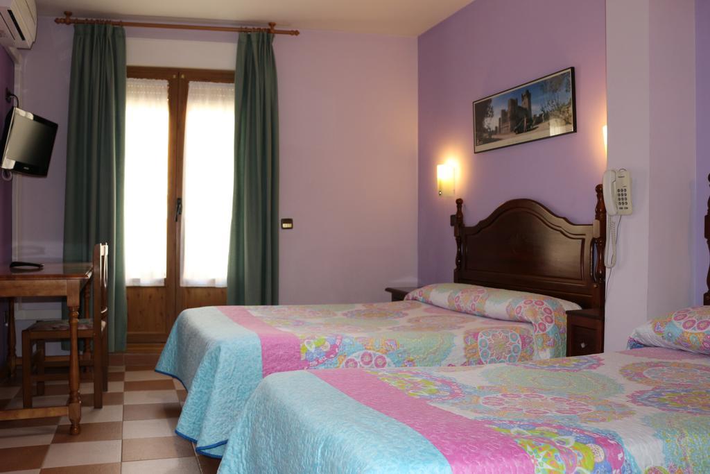 Hostal Don Jaime II Σεγκόβια Εξωτερικό φωτογραφία