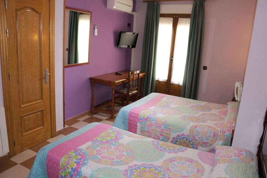 Hostal Don Jaime II Σεγκόβια Εξωτερικό φωτογραφία
