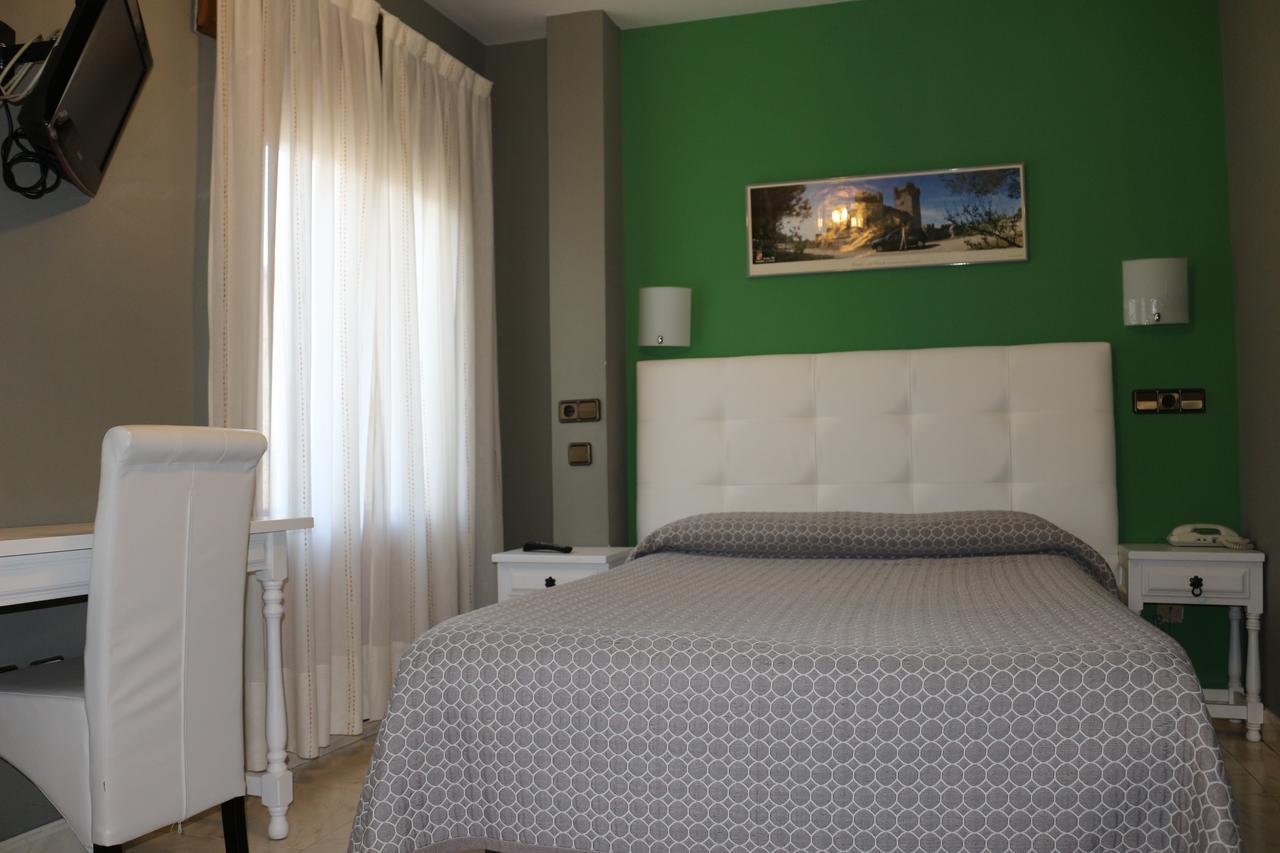 Hostal Don Jaime II Σεγκόβια Εξωτερικό φωτογραφία