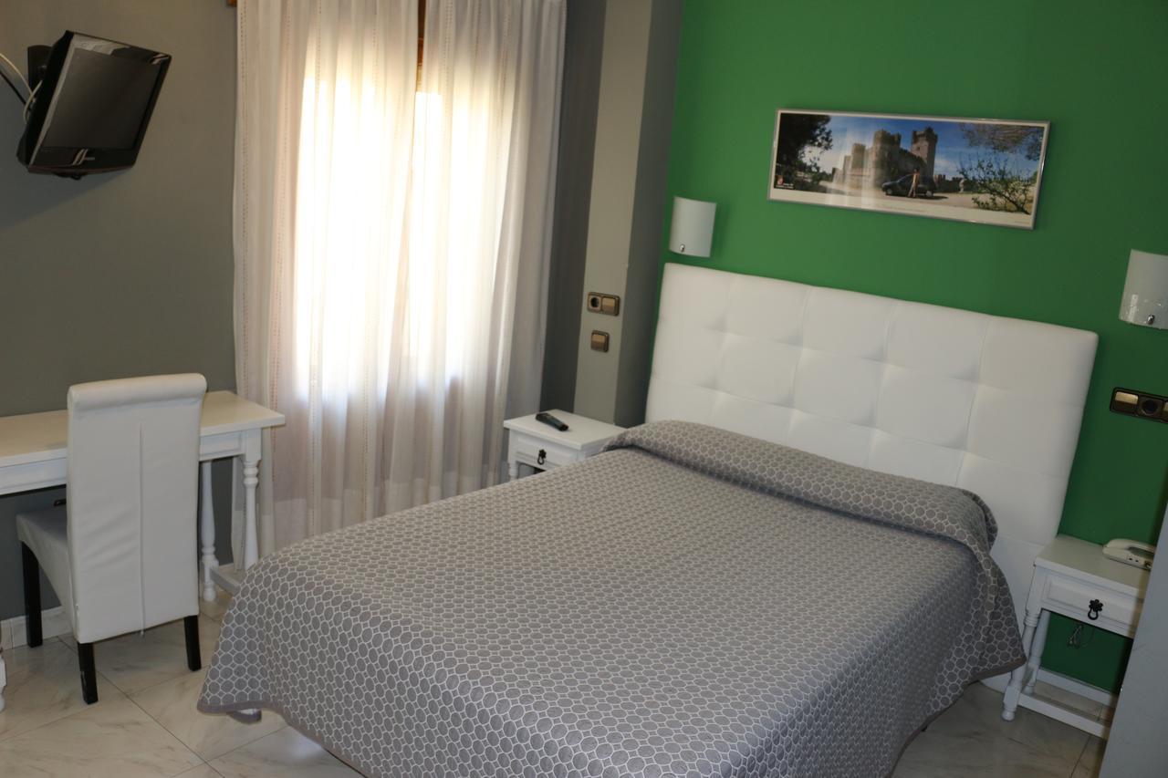 Hostal Don Jaime II Σεγκόβια Εξωτερικό φωτογραφία