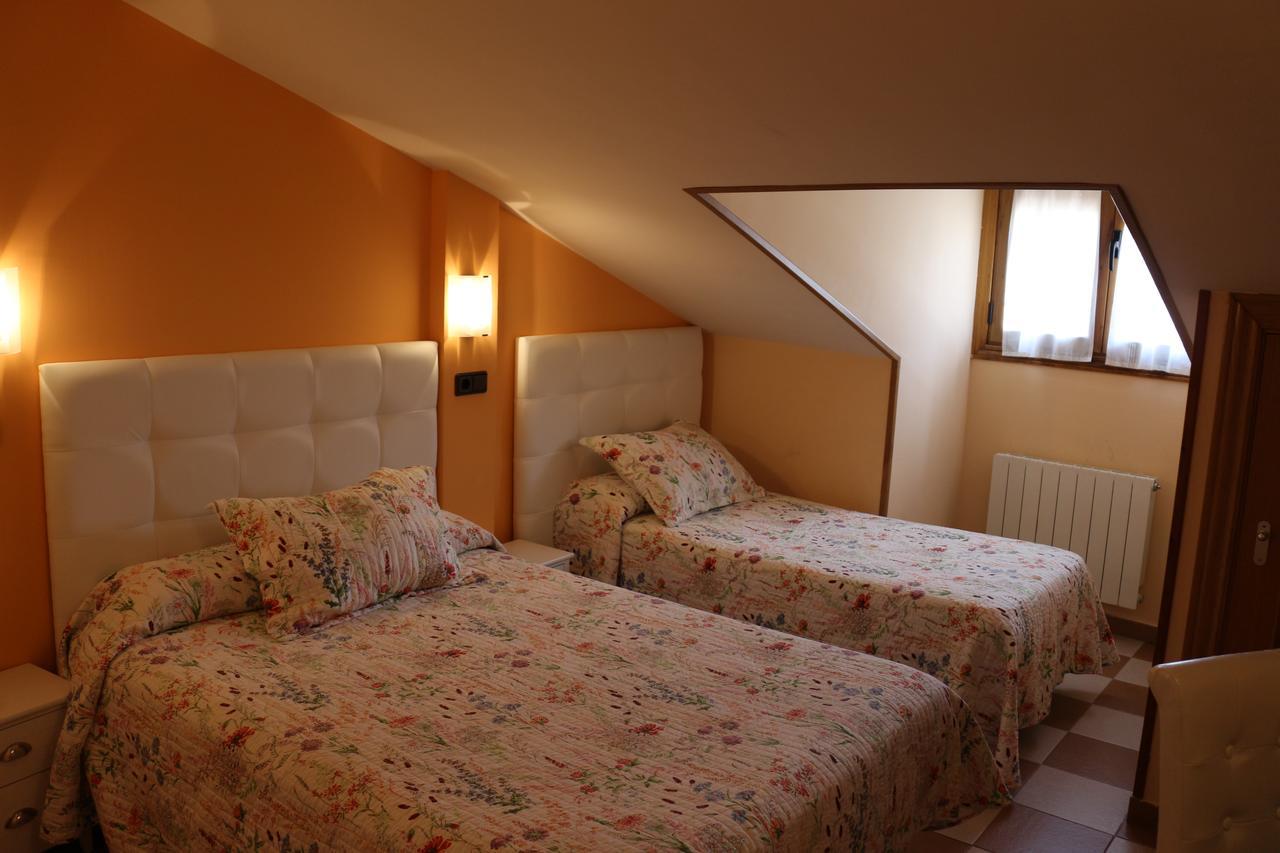 Hostal Don Jaime II Σεγκόβια Εξωτερικό φωτογραφία