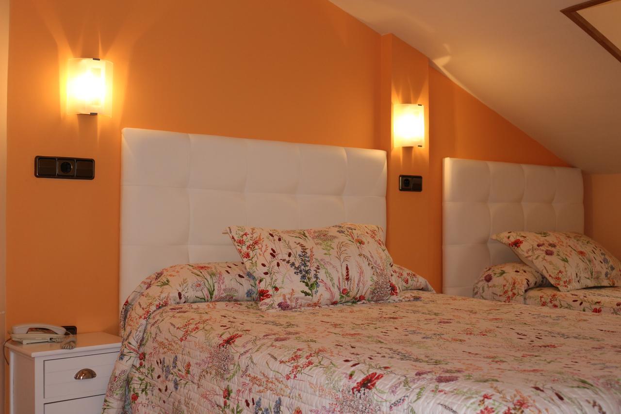 Hostal Don Jaime II Σεγκόβια Εξωτερικό φωτογραφία