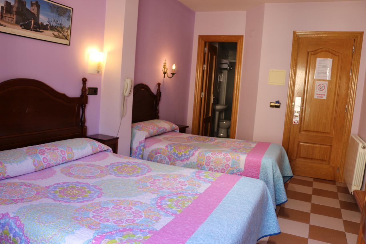 Hostal Don Jaime II Σεγκόβια Εξωτερικό φωτογραφία
