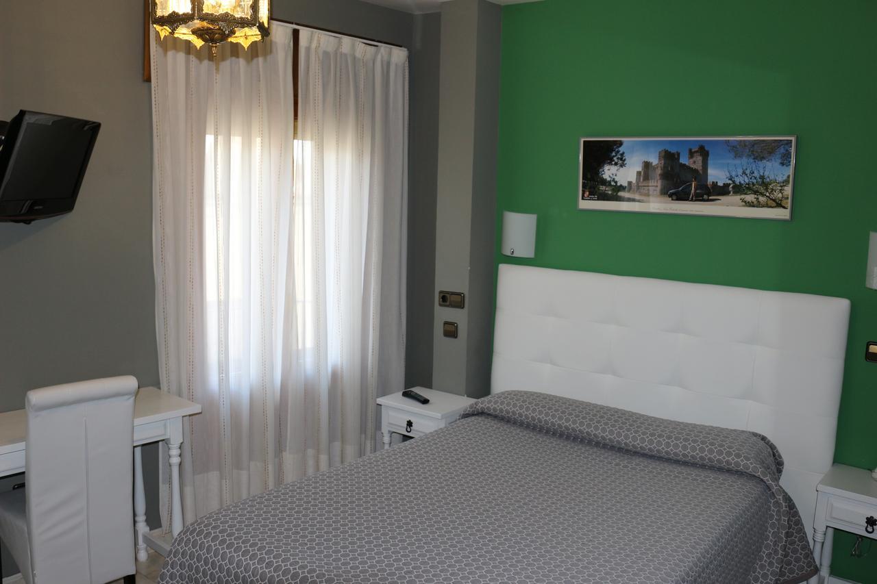 Hostal Don Jaime II Σεγκόβια Εξωτερικό φωτογραφία