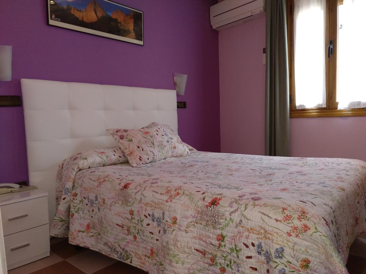Hostal Don Jaime II Σεγκόβια Εξωτερικό φωτογραφία