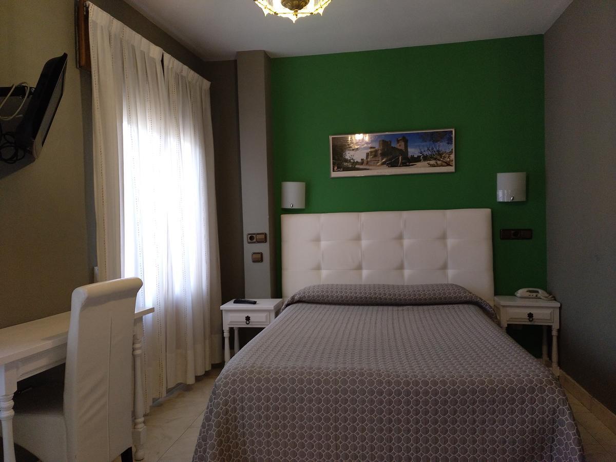 Hostal Don Jaime II Σεγκόβια Εξωτερικό φωτογραφία