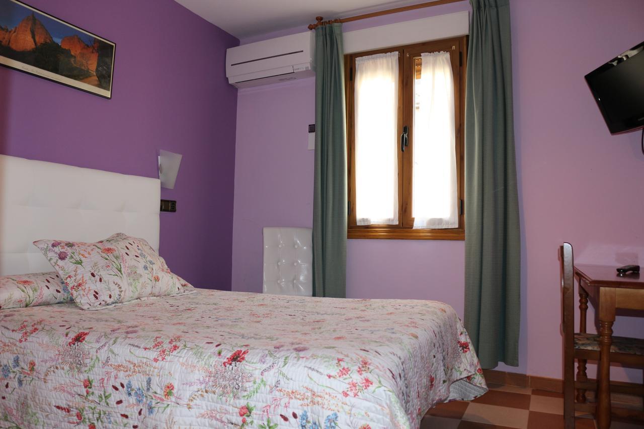 Hostal Don Jaime II Σεγκόβια Εξωτερικό φωτογραφία