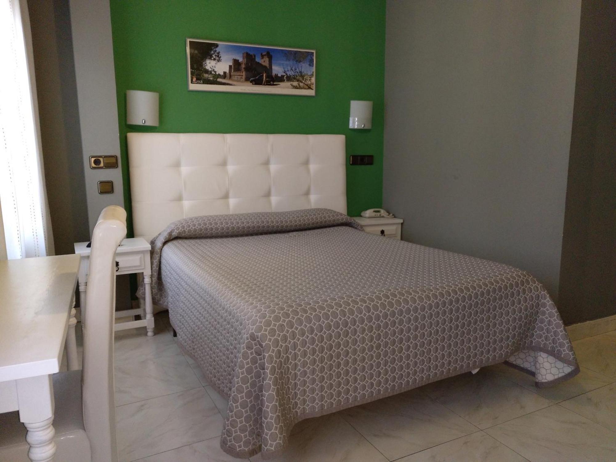 Hostal Don Jaime II Σεγκόβια Εξωτερικό φωτογραφία